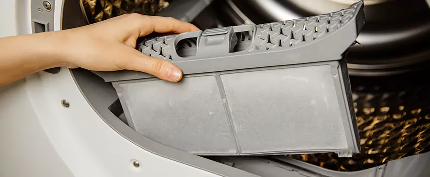 Signs Of A Clogged Dryer Lint Trap in Warrington, Florida